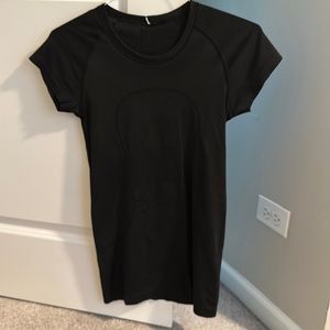 Lululemon t shirt